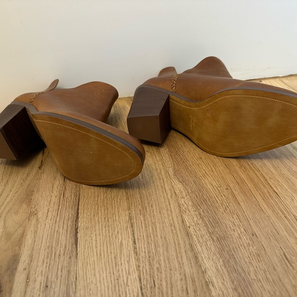 New! Crown Vintage Firiat Bootie - sz 10 - Picture 8 of 8